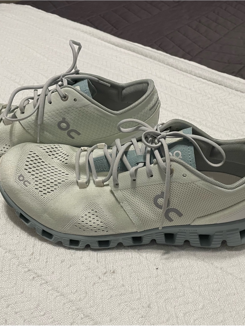On Running Women’s Cloud Shoes — Light gray/blue with Pale Mint Accents